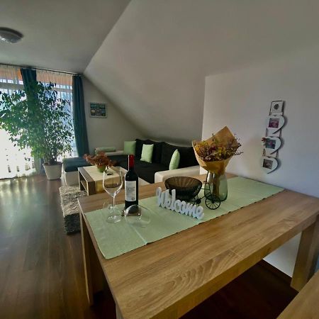 Munkacsy Apartmanok Балатонфенивес Екстериор снимка