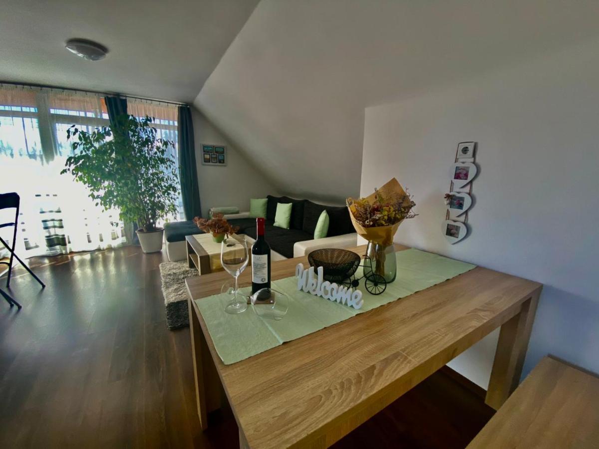 Munkacsy Apartmanok Балатонфенивес Екстериор снимка