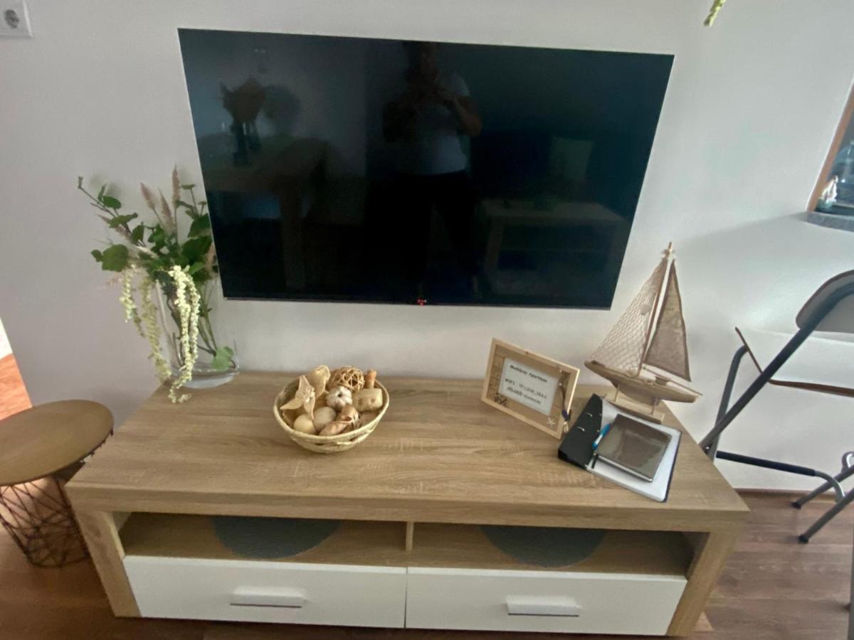Munkacsy Apartmanok Балатонфенивес Екстериор снимка